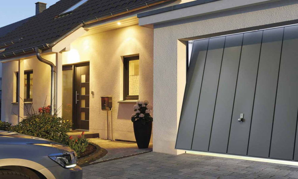 Installation d'une porte Hörmann par Bocan SARL