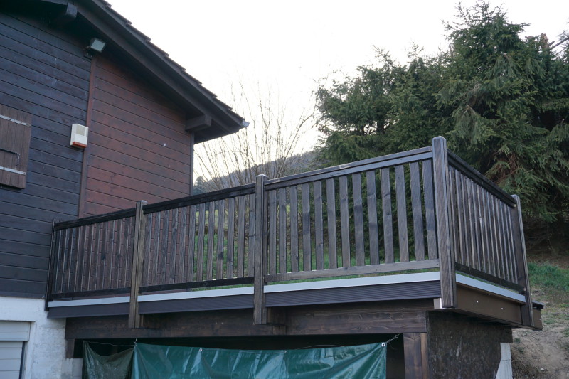 Construction de terrasse et balcon en bois par Bocan SARL